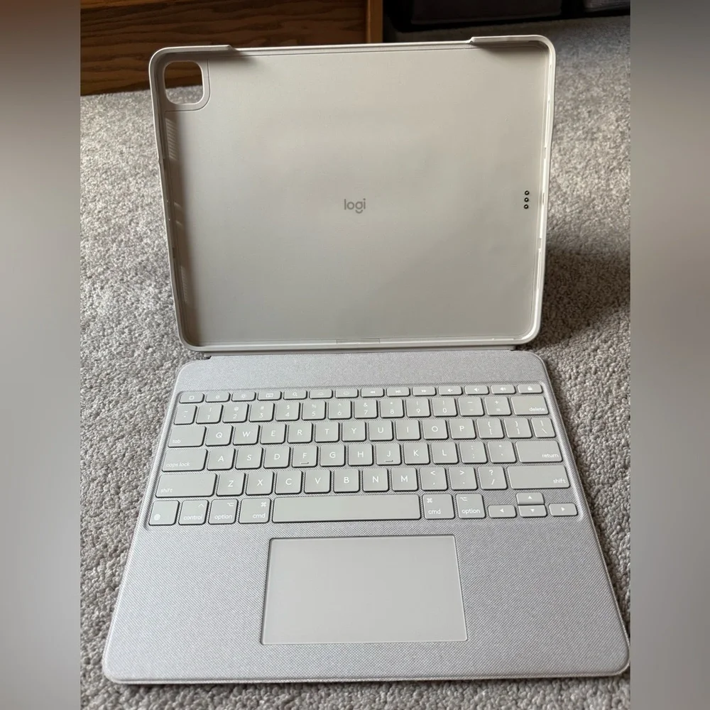 Logitech Combo Touch for iPad Pro